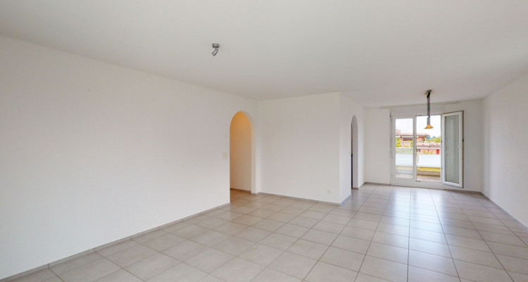 4.5 Zimmer Attikawohnung mit Weitblick image 3