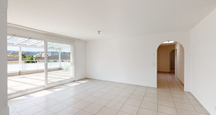 4.5 Zimmer Attikawohnung mit Weitblick image 4