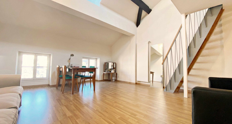 Charmant appartement attique / 2.5 pièces duplex / 2 SDB /  image 1