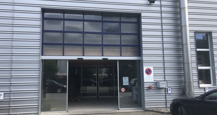 Industriehalle 6m hoch image 1