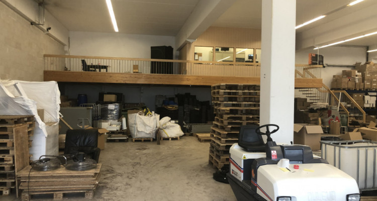 Industriehalle 6m hoch image 2