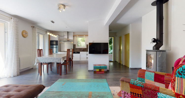 Jolie villa jumelle de 5,5 pièces au calme à Epalinges image 3