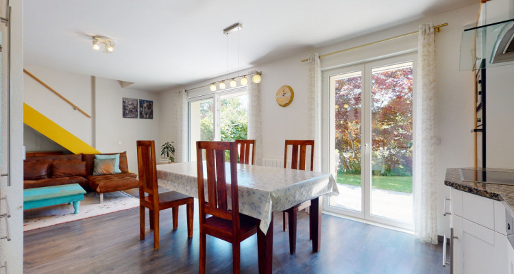 Jolie villa jumelle de 5,5 pièces au calme à Epalinges image 6