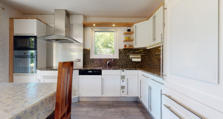 Jolie villa jumelle de 5,5 pièces au calme à Epalinges image 8