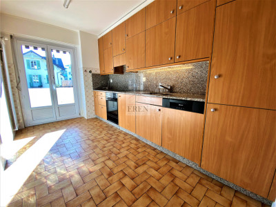 Charmant appartement 3,5p avec garage-box à 2 pas du centre ville de Sierre image 2