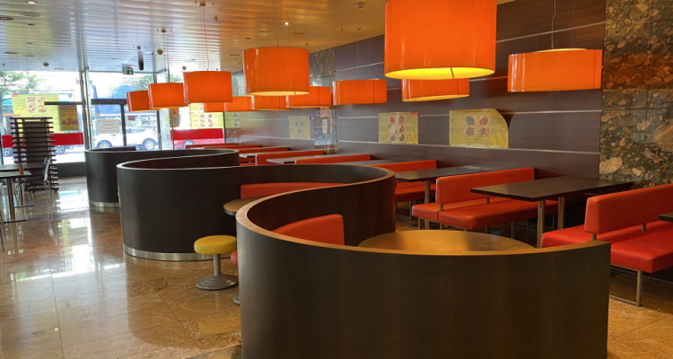 Restaurant proche de la gare avec terrasse sur rue passante image 1