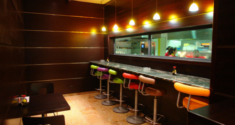 Restaurant proche de la gare avec terrasse sur rue passante image 3