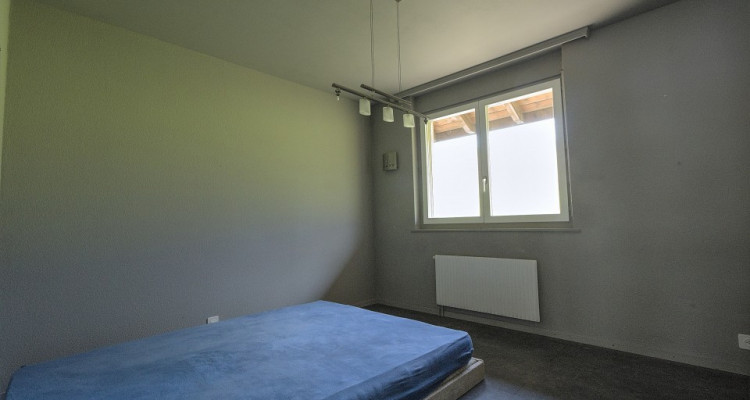 HOME SERVICE propose un appartement de 4,5 pièces à rénover. image 6