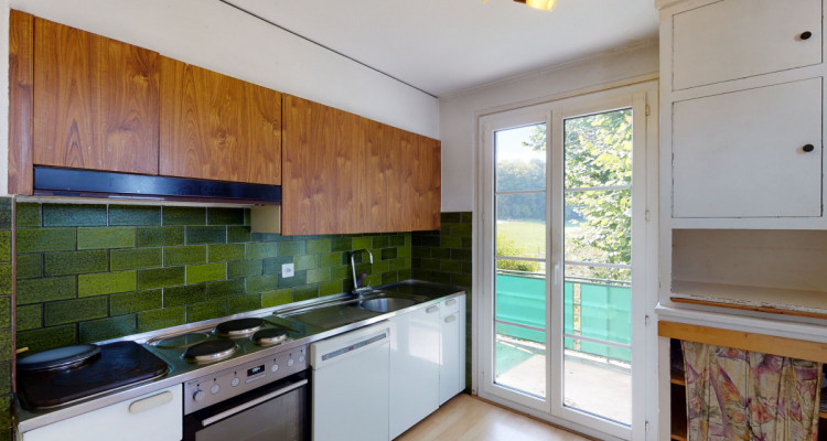 Freistehendes, charmantes Einfamilienhaus mit grossem Garten image 5