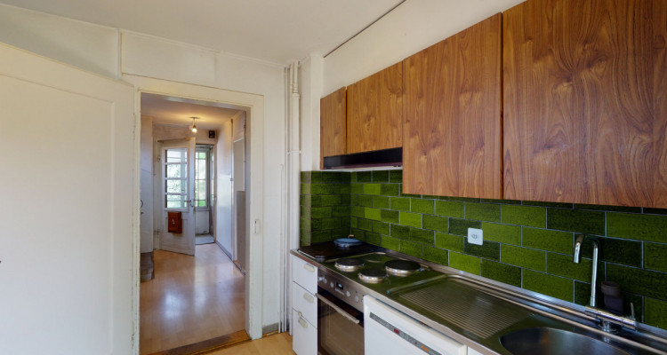 Freistehendes, charmantes Einfamilienhaus mit grossem Garten image 6