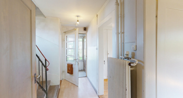 Freistehendes, charmantes Einfamilienhaus mit grossem Garten image 7