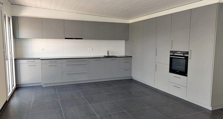 Superbe appartement de 3,5 pièces / Nouveau image 3