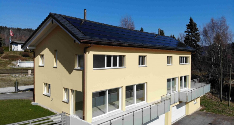 Villa solaire neuve avec panneaux photovoltaïques et pompe à chaleur image 1