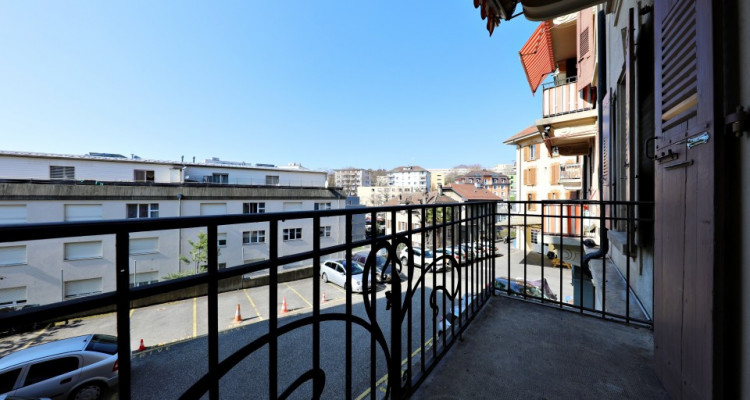 Magnifique studio / plein centre-ville / avec balcon.  image 5