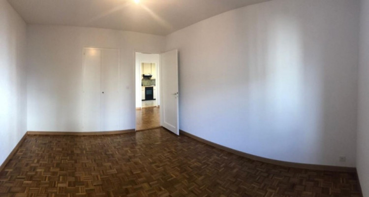 Appartement de 2 1/2 pièces au rez-sup. - Rte de Vevey 33 à Pully  image 3