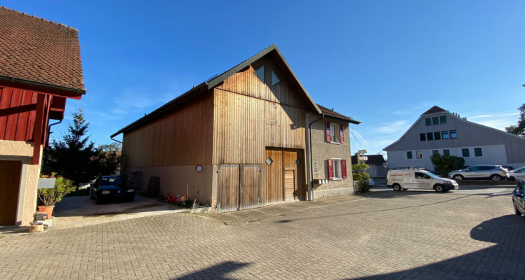 Maison villageoise de 3 appartements avec énormes volumes image 12