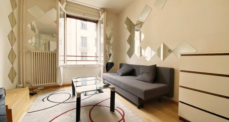 Magnifique appartement meublé de 3 pièces / entièrement rénové  image 3
