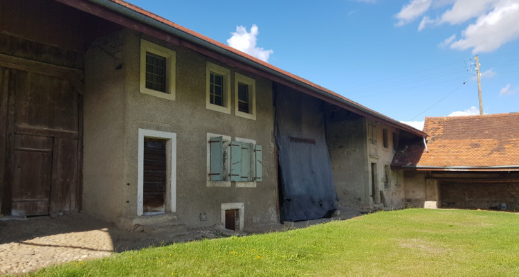 Ferme non classée à rénover avec important potentiel image 1