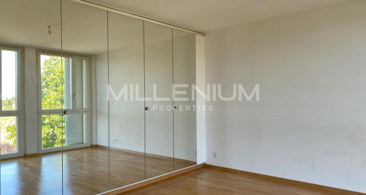 Appartement avec terrasse à Coppet vue Lac image 9