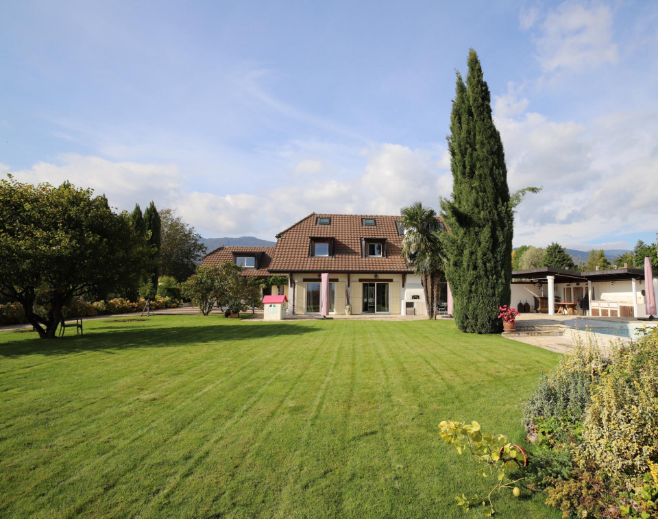 Somptueuse Villa individuelle avec piscine 9 pièces 288 m2 à Nyon