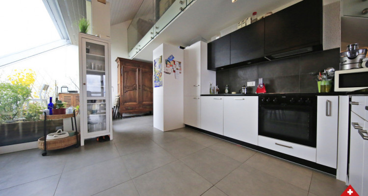 Magnifique duplex 3,5p + mezzanine // 2 chambres // 2 SDB // Balcon image 2