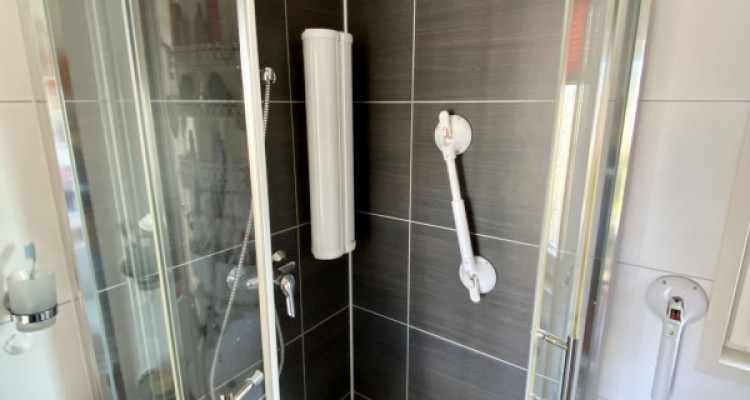 Mobilhome de 3,5 pièces tout confort clé en main image 3