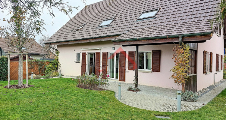 Estavayer-le-Lac (FR)  — Bel appartement de 4.5 p.  Accès direct sur jardin en bordure de ruisseau. image 1