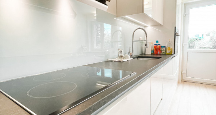 grosszügige 6 Zimmer Wohnung image 3