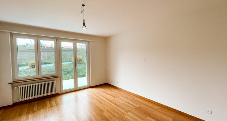 grosszügige 6 Zimmer Wohnung image 4