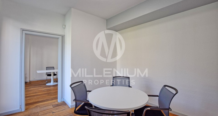 Bureau à louer en Arcade dans le vieux Carouge image 4