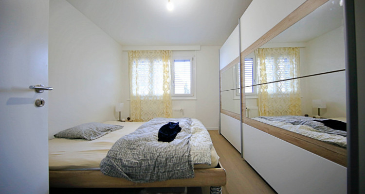 Magnifique appart 3,5 p / 2 chambres / 1 SDB / balcon vue lac image 4