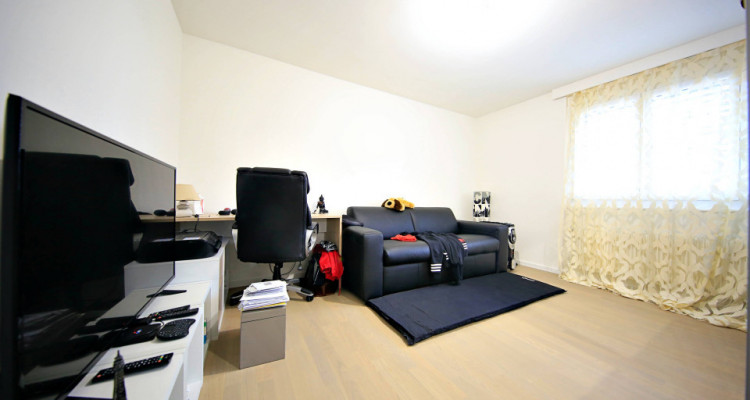 Magnifique appart 3,5 p / 2 chambres / 1 SDB / balcon vue lac image 5