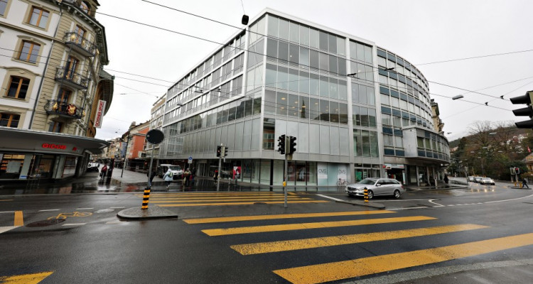 1 LOYER OFFERT // Local commercial situé au centre de Biel / Bienne // image 5