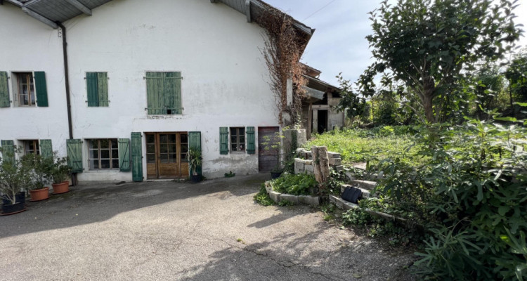 Charmante maison de village à rénover au calme image 1