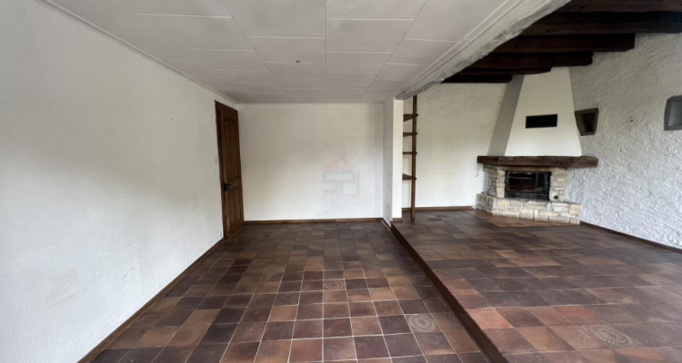 Charmante maison de village à rénover au calme image 4