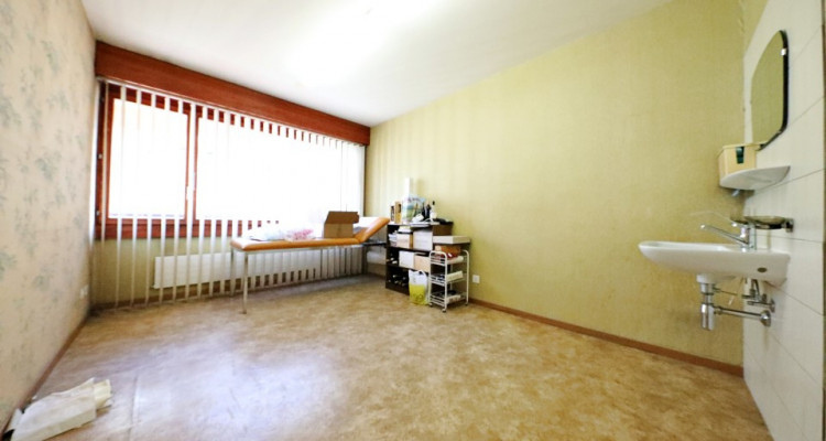 Superbe local commercial // 6 p // Rue de la Servette // Genève image 2