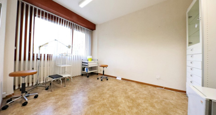 Superbe local commercial // 6 p // Rue de la Servette // Genève image 4