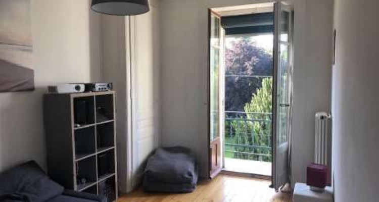 Charmant appartement de 3 pièces situé Boulevard Saint-Georges. image 2