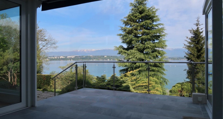 Belle villa avec vue sur le lac à Cologny image 3