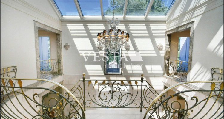 EXCLUSIVITY | Property on the golf course of Lausanne image 5