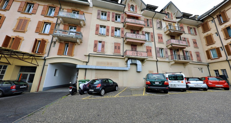 Studio moderne avec cuisine équipée / Salle de bain / Balcon image 6
