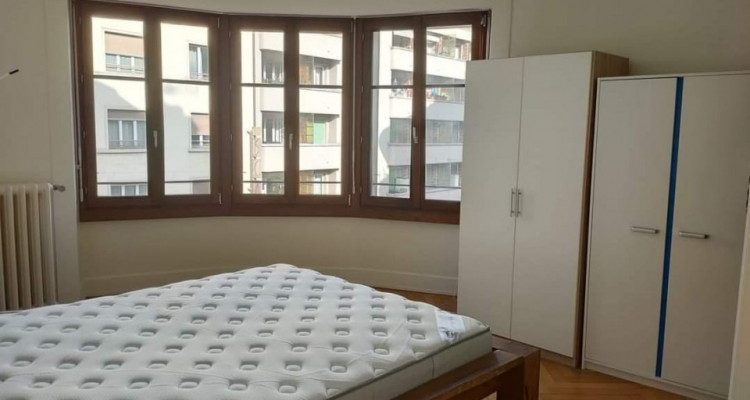 Magnifique appartement 4 pièces Eaux-Vives Rue Cherbuliez  Proche des commerces et des commodités. image 3