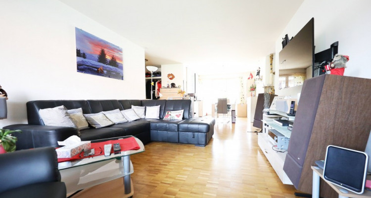 Magnifique 3,5p // 2 chambres // 2 SDB // 2 Balcons image 3