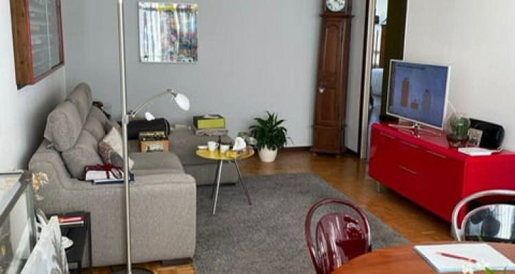 Agence de relocation. Magnifique appartement 5pièces,Rue Saint-Ours au 4e étage Proche des commerces et des commodités. image 8