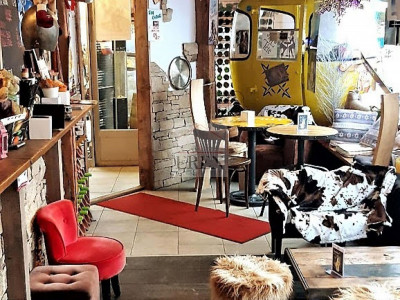 Surface commerciale en plein centre de la station dOvronnaz (magasin de sport + bar lounge) image 2