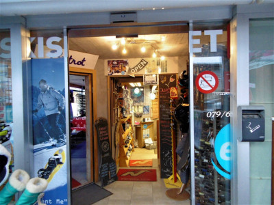 Surface commerciale en plein centre de la station dOvronnaz (magasin de sport + bar lounge) image 3