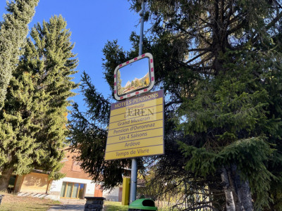 Surface commerciale en plein centre de la station dOvronnaz (magasin de sport + bar lounge) image 4