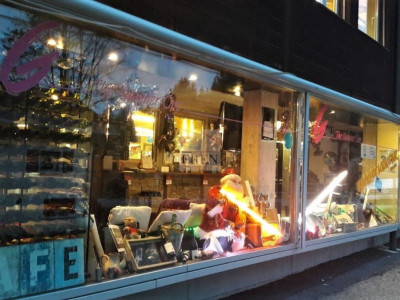 Surface commerciale en plein centre de la station dOvronnaz (magasin de sport + bar lounge) image 5