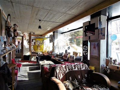 Surface commerciale en plein centre de la station dOvronnaz (magasin de sport + bar lounge) image 6