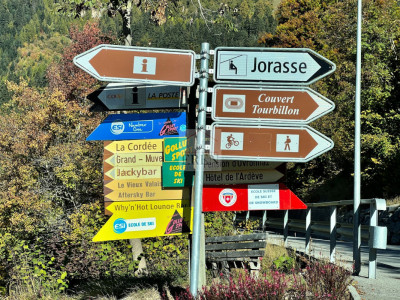 Surface commerciale en plein centre de la station dOvronnaz (magasin de sport + bar lounge) image 12